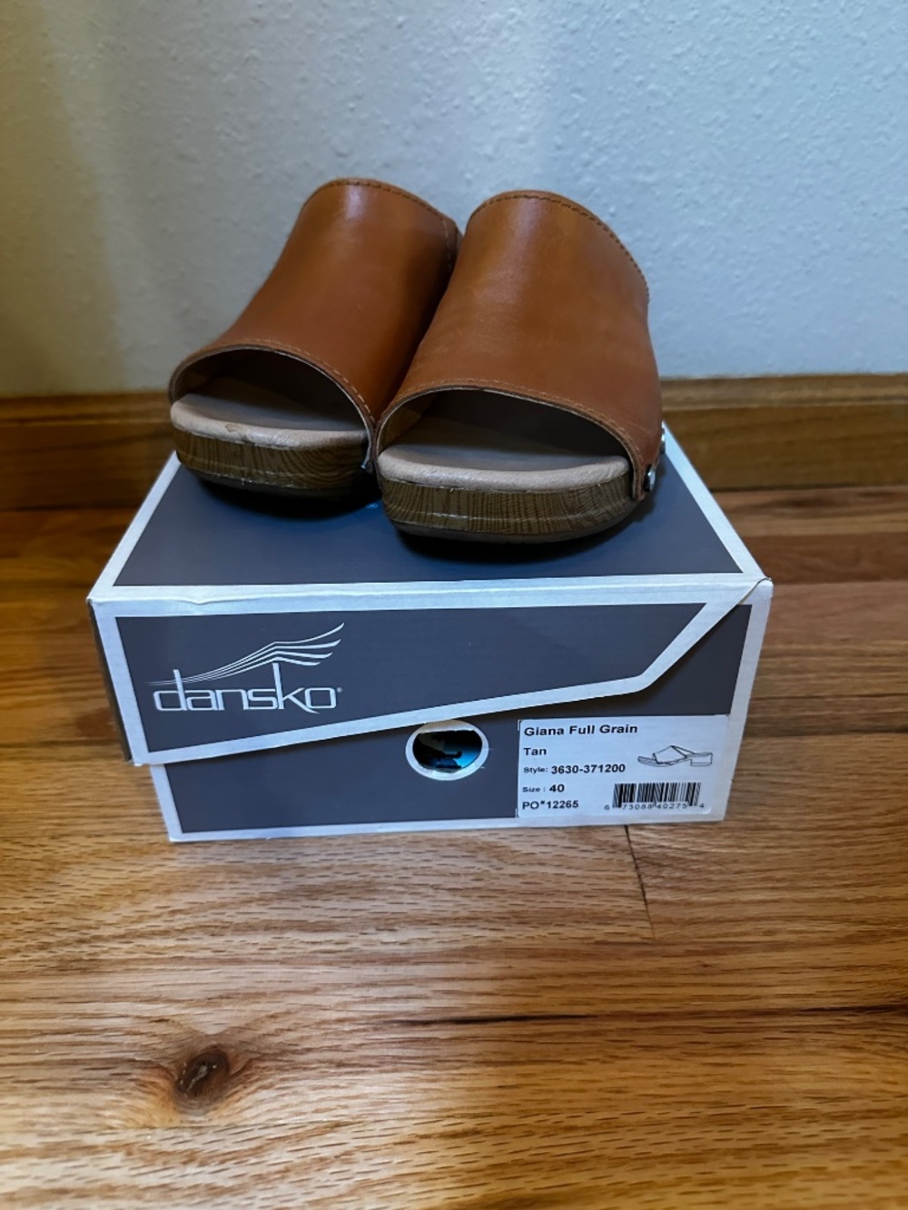 Dansko Giana Full Grain Tan Clogs size 40 - Picture 3 of 4
